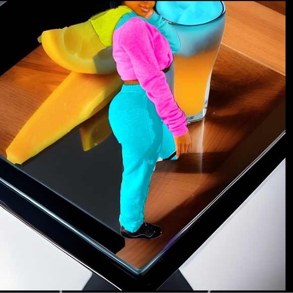 “LUCKY GIRL” Printed On Top & Bottoms Hooded Crop Sweatshirt & Joggers Outfit - Picture 7 of 7